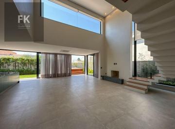 Casa · 325m² · 4 Quartos · 4 Vagas · Casa de Condomínio em Alphaville - Santana de Parnaíba