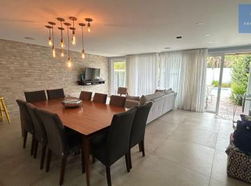 Casa · 200m² · 3 Quartos · 2 Vagas · Casa em Condomínio fechado em Xangri Lá