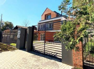 Casa · 128m² · 1 Vaga · CASA À VENDA COM TRÊS SUÍTES E ESPAÇO GOURMET