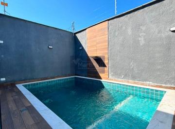 Foto 01 · Casa à venda em Itanhaém-SP, bairro Suarão: 2 quartos, 1 suíte, 2 vagas de garagem, 82m² de área. Ve