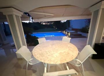 Casa de 4 quartos, Brasília · Casa de 1200 m² com 4 quartos para aluguel no Lago Sul