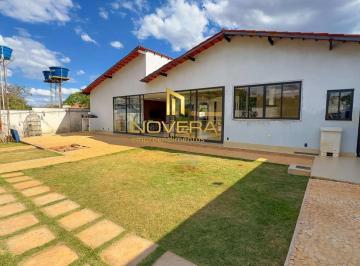 Casa · 350m² · 4 Quartos · 2 Vagas · Casa de condomínio à venda em Brasília, Setor Habitacional Tororó (Jardim Botânico), com 4 quartos,