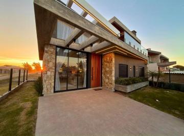 Casa · 178m² · 3 Quartos · 2 Vagas · CASA À VENDA EM CAPÃO DA CANOA