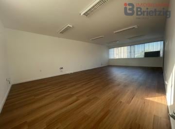 Comercial · 77m² · Sala no Glória, Joinville, com 60m² de área útil para locação por R$ 2.000+ta...