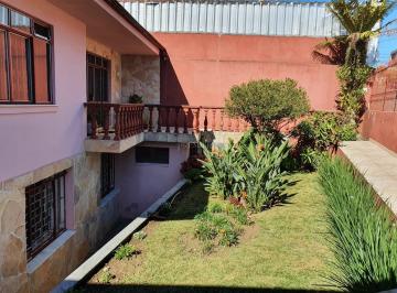 Casa · 200m² · 4 Quartos · 4 Vagas · Sobrado com 4 quartos para locação,