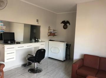 db519691-27d7-408e-b79f-6e0be30bbff6 · Atraente casa para venda em Centro com 4 quartos, 214m²