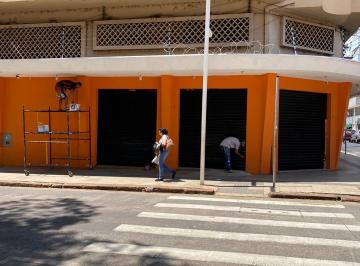 cf4dc1e1-afdb-4fd8-b121-8e36d369344f · Confortável casa comercial para venda em Centro, 765m²