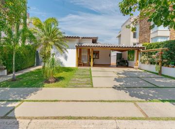 c3bf77de-f75a-4e08-93f6-0deb73a2c20d · Casa para venda em Jardim Residencial Alto de Itaici com 3 quartos, 200m²