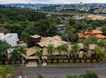2ea2032a-b7a8-4bf2-a184-f04b62cd714f · Casa no condomínio Chácara Malota para venda com 5 quartos, sendo 3 suítes, 717m²