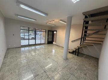 d0ddf69d-f6d0-4384-84da-6a01ffc4a48d · Casa para locação em Campo Belo com 3 quartos, sendo 1 suíte, 229m²