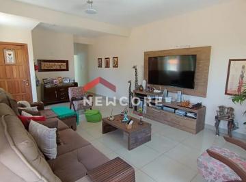 Casa · 291m² · 4 Quartos · 5 Vagas · Casa em Rua José Batista Rosa - Trindade - Florianópolis/SC