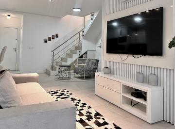 Apartamento · 147m² · 2 Quartos · 2 Vagas · Cobertura de 147,99m² com 2 suites em Jurerê.