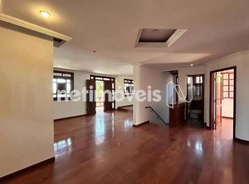 Sala · Casa com 5 quartos no Serrano