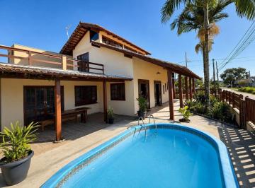 Casa · 280m² · 3 Quartos · 1 Vaga · Sobrado de esquina, 03 dormitórios e piscina na Barra do Saí em Itapoá SC!