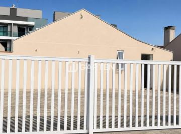 Casa · 49m² · 2 Quartos · 2 Vagas · Casa 2 quartos, churrasqueira e vaga para 2 carros
