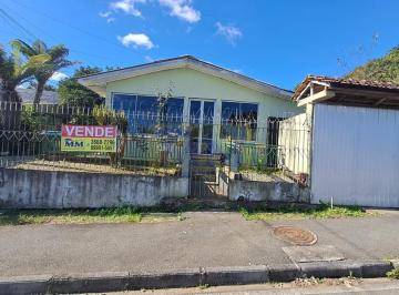 Casa · 250m² · 3 Quartos · 2 Vagas · Casa com Edícula e Kitnet em Terreno Amplo Próximo ao Centro de Piraquara