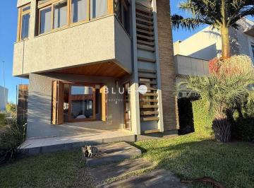 Casa · 230m² · 4 Quartos · 4 Vagas · Casa com 04 dormitórios no Passo de Torres SC
