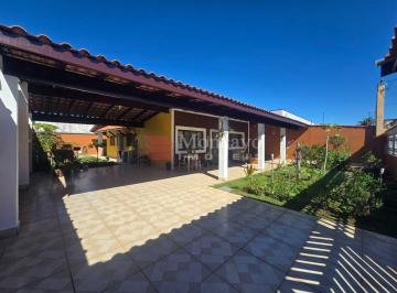 Casa · 206m² · 3 Quartos · 6 Vagas · Casa de 206m² a 100m da praia do Porto Novo — pronta para morar