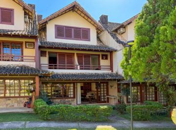 Casa · 163m² · 5 Quartos · 2 Vagas · Casa com 5 quartos em Taumaturgo, Teresópolis