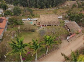 Rural · 1654m² · 4 Quartos · 6 Vagas · linda chácara à venda no Condomínio Residencial Portal da Cachoeira, em Pinhalzinho - SP.