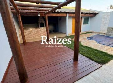 Casa · 210m² · 3 Quartos · 4 Vagas · Casa a Venda Bairro Jardim Patricia com 3 quartos sendo 1 suite master em Uberlândia