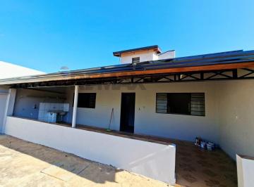 Casa · 40m² · 1 Quarto · 6 Vagas · Terreno com casa pequena para locação em Cosmópolis-SP