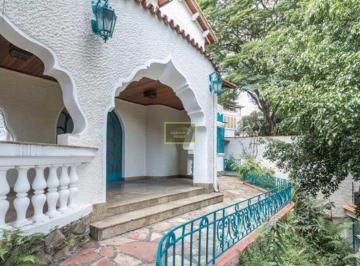 Casa · 330m² · 4 Quartos · 3 Vagas · Casa Ampla para alugar na Rua Itápolis no Pacaembu