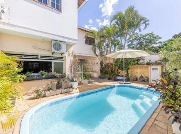 Casa · 160m² · 3 Quartos · 2 Vagas · Casa térrea, 160 m² privativos, patio com piscina, no Bairro São Sebastião.