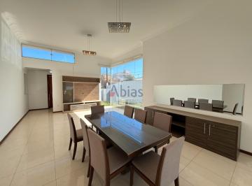 Casa · 245m² · 3 Quartos · 4 Vagas · Casa de Condominio em Parque Faber Castell II - São Carlos, SP