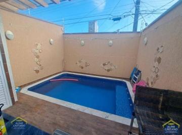 Casa · 85m² · 2 Quartos · 2 Vagas · Vila Caiçara - Casa 02 dorms c/ piscina, 700 mts da praia 670 mil