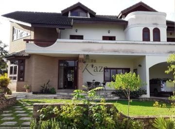 Casa · 840m² · 5 Quartos · 2 Vagas · Casa em Condomínio - Caçapava - Chácaras Santa Rita - Residencial Portal das Acácias - 700m².