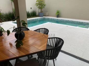 Casa · 451m² · 4 Quartos · 4 Vagas · Oportunidade Casa em Condomínio - Urbanova - Condomínio Residencial Mônaco - 4 Suítes - 312m²