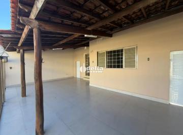 Casa · 165m² · 3 Quartos · 3 Vagas · Casa com 3 quartos sendo 1 suíte disponível para locação no bairro Nossa Senhora Aparecida em Uberl