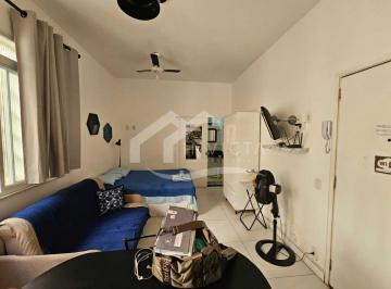 Apartamento · 30m² · 1 Quarto · Excelente conjugado iluminado e arejado na quadra da praia de Copacabana