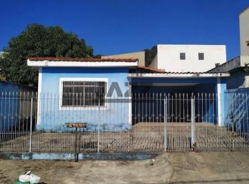 Casa · 250m² · 3 Quartos · 2 Vagas · Casa à Venda com 3 Dormitórios e Quintal no Jardim Vale do Sol