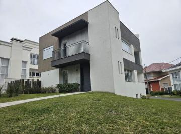 Casa · 313m² · 5 Quartos · 2 Vagas · Sobrado para venda em Santa Felicidade de 313.00m² com 5 Quartos, 3 Suites e 2 Garagens
