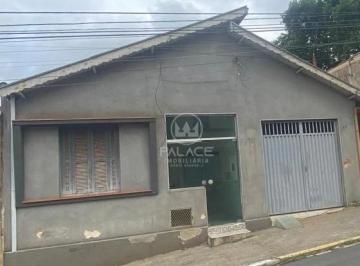 Casa · 50m² · 1 Quarto · 1 Vaga · Casa para venda em Centro de 50.00m² com 1 Quarto, 1 Suite e 1 Garagem