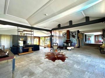 Casa · 1300m² · 5 Quartos · 10 Vagas · Casa para alugar em Gávea de 1300.00m² com 5 Quartos, 5 Suites e 10 Garagens