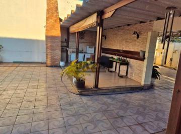 Casa · 250m² · 3 Quartos · 3 Vagas · Casa Térrea com 3 Suítes e Amplo Quintal para Locação no Jardim das Bandeiras