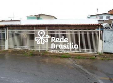 Casa · 176m² · 3 Quartos · 2 Vagas · QE 9 | Casa térrea com laje em lote de 200m² | Guará