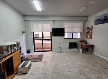 Casa · 29m² · 1 Quarto · 1 Vaga · Sala Comercial em Menino Deus