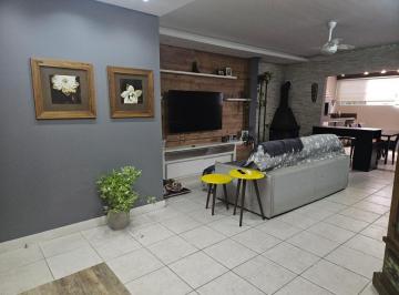 Apartamento · 149m² · 2 Quartos · Amplo apartamento 2 dormitórios, suíte com closet, Avenida Brasil - Navegantes
