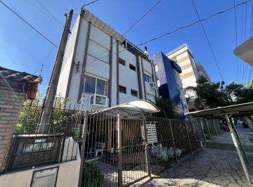 Apartamento · 36m² · 1 Quarto · JK transformado em 1 dormitório com pátio privativo no bairro Petrópolis