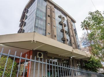 Casa · 54m² · 2 Quartos · Conjunto comercial no bairro Floresta com terraço privativo DESOCUPADO