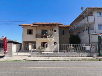Casa · 206m² · 4 Quartos · 4 Vagas · Casa Espaçosa e Aconchegante com 4 Quartos e Muitas Comodidades em São José, San