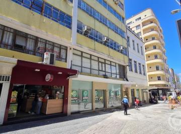 bb13b7be299b874c464c8632227304fbb6aa8139 · Edifício de uso misto residencial ou comercial andar alto