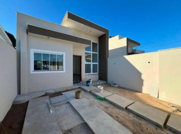 3e9e32cc49d5a07de705acb499b9403e04f1405e · Casa linear com 2 quartos à venda no Extensão do Bosque, Rio das Ostras