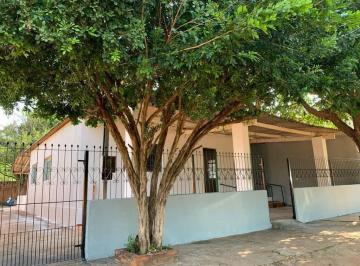 Casa de 3 quartos, Anastácio · Casa espaçosa com 3 quartos, varanda e quintal