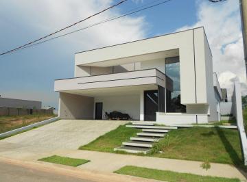 Imagem 1 · Casa de Condomínio para venda e aluguel em Triângulo, Porto