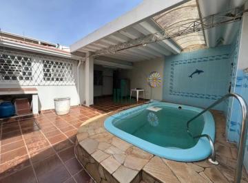 Casa · 260m² · 3 Quartos · 3 Vagas · Casa no Centro c/ 3Dorms, Piscina, Edícula, 1 Suite e 3Vagas